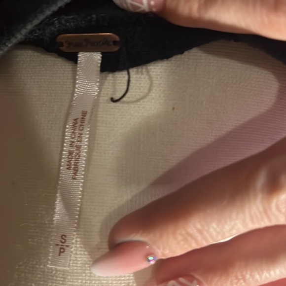 EUC FREE PEOPLE black ruffle moon dust sweatshirt in excellent condition sz S! - Picture 7 of 7